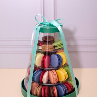 Caixa torre de macarons com 4 andares e 45 un