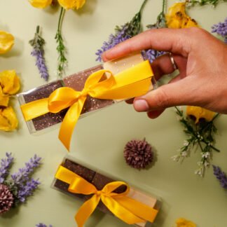 Caixa com 3 pães de mel