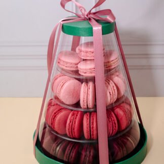 Caixa torre de macarons degradê com 4 andares e 45 unidades