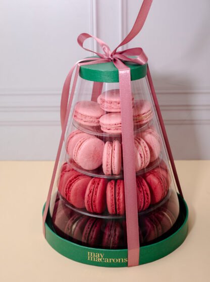 Caixa torre de macarons degradê com 4 andares e 45 unidades