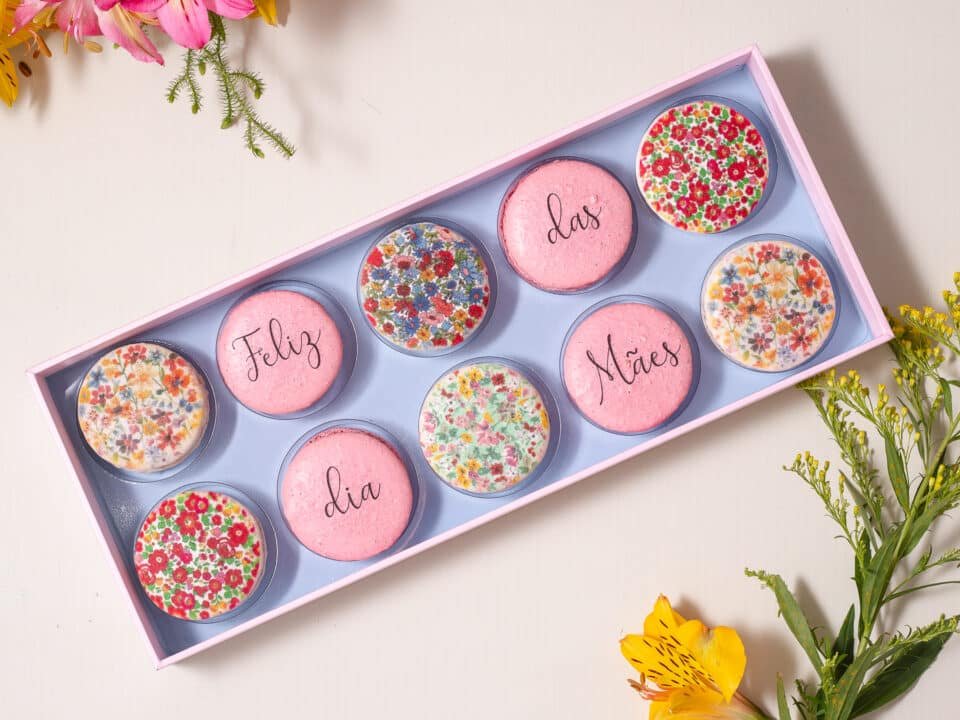 Caixa com 10 macarons floridos - Dia das mães