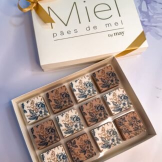 Caixa com 12 pães de mel - Dia das mães