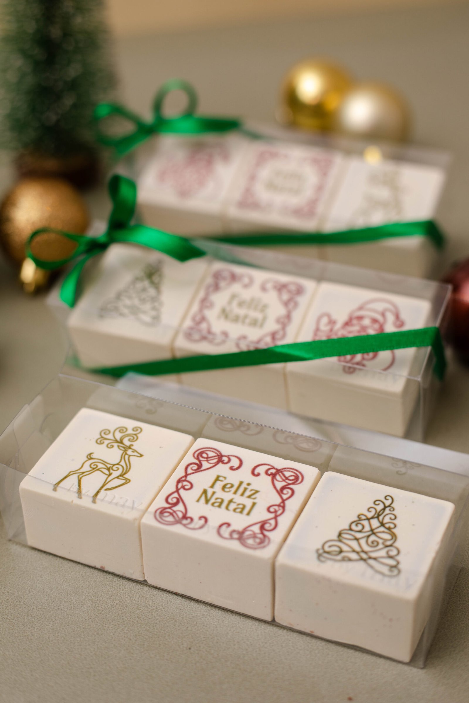 Caixa com 3 pães de mel personalizados para - Natal com molduras - Imagem 2