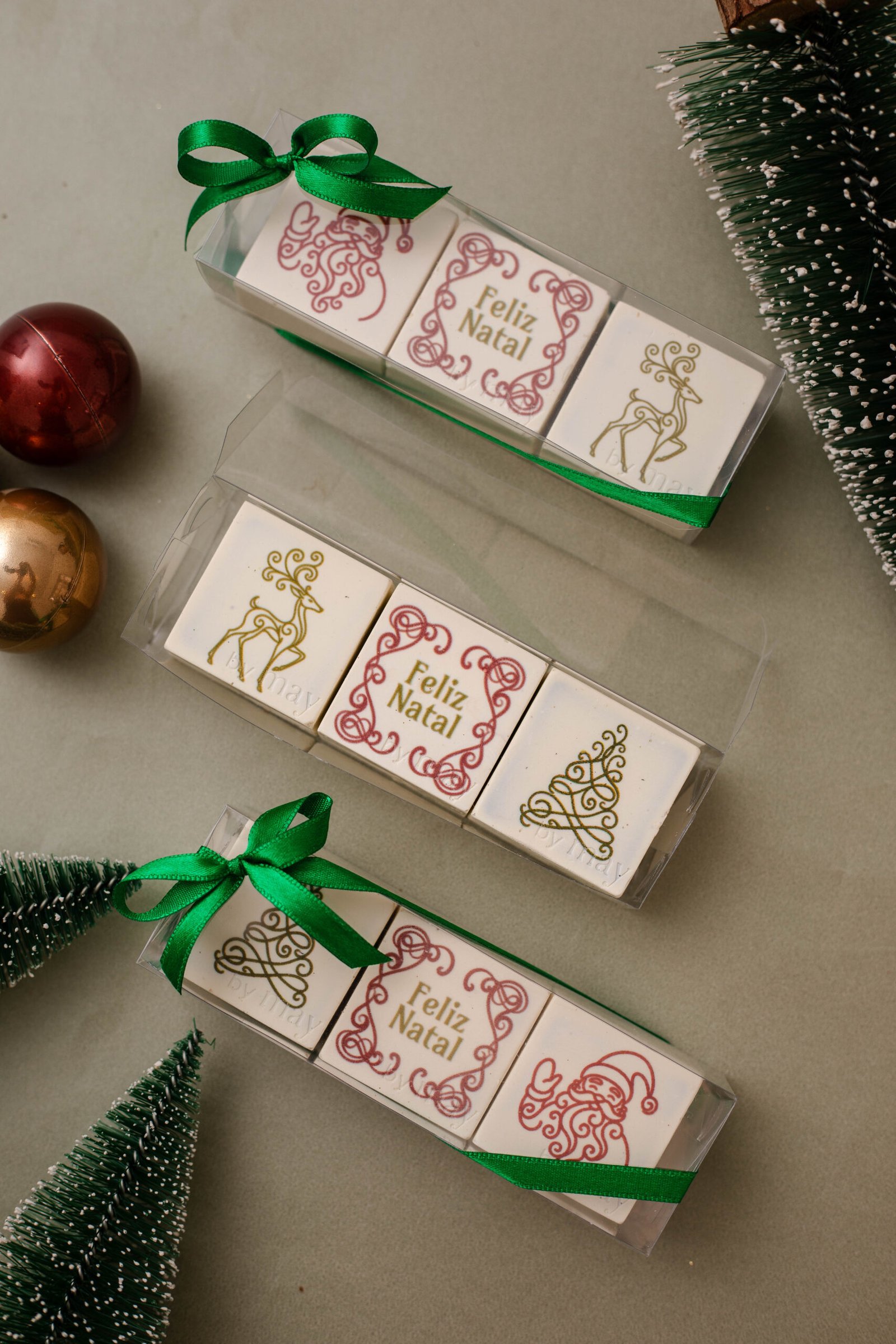 Caixa com 3 pães de mel personalizados para - Natal com molduras