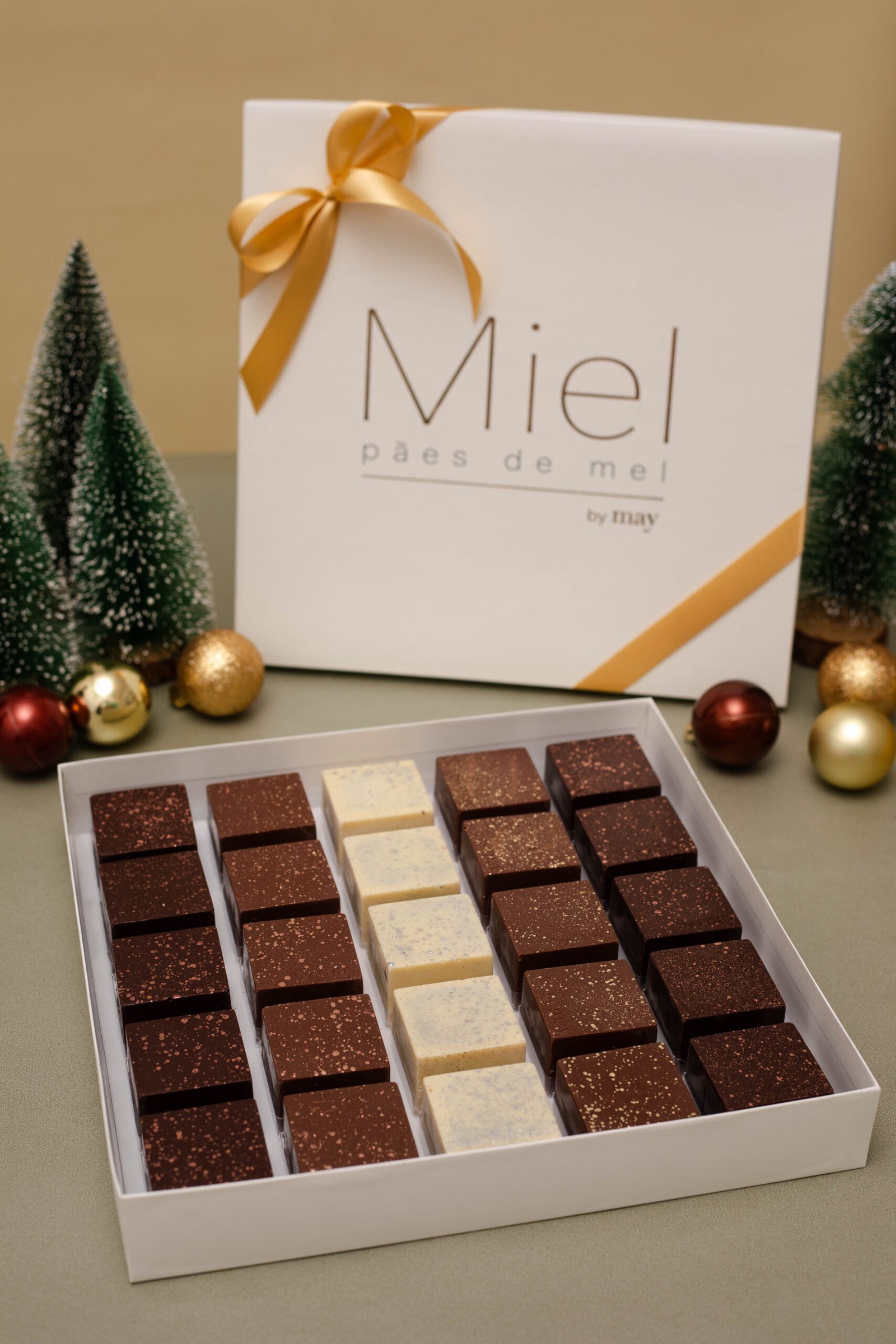 Caixa 25 pães de mel