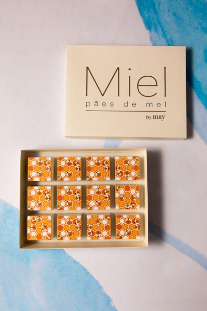 Caixa com 12 pães de mel - Abelhinhas